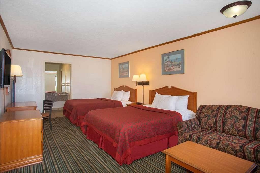 Economy Hotel Wichita- Florence St Екстер'єр фото